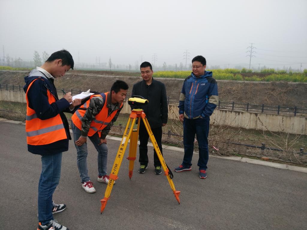 公路与铁道工程学院2021年野外测量实习顺利开展-陕西交通职业技术学院